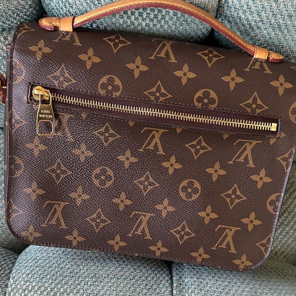 Louis Vuitton pouchette metis… great bag - Picture 2 of 12